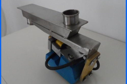 電磁振動給料機(jī)處理碎玻璃